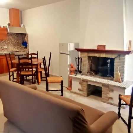 La Dimora Dell' Artista Apartment